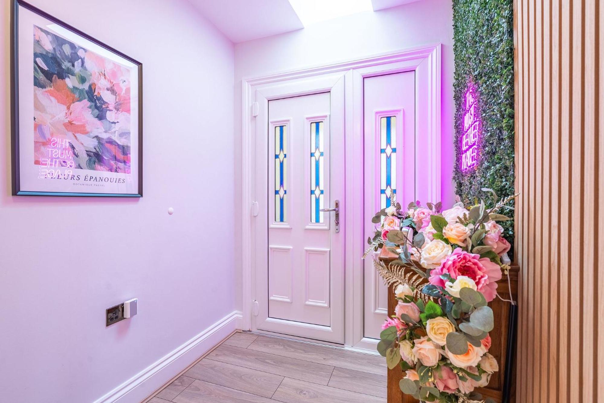 Nature Inspired Bungalow With 3 Rooms - 10 Mins From Manchester Airport Timperley Exterior foto