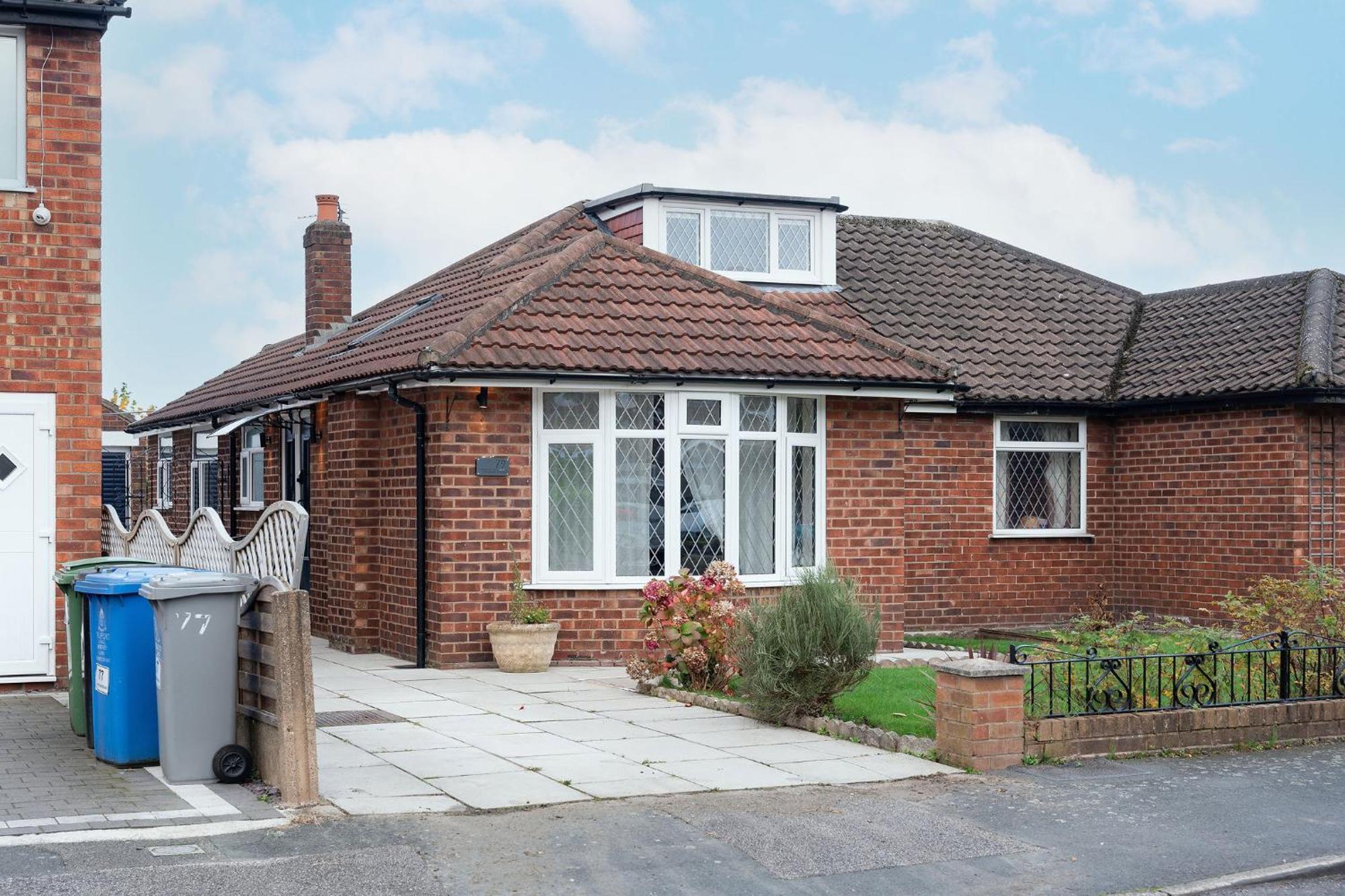 Nature Inspired Bungalow With 3 Rooms - 10 Mins From Manchester Airport Timperley Exterior foto
